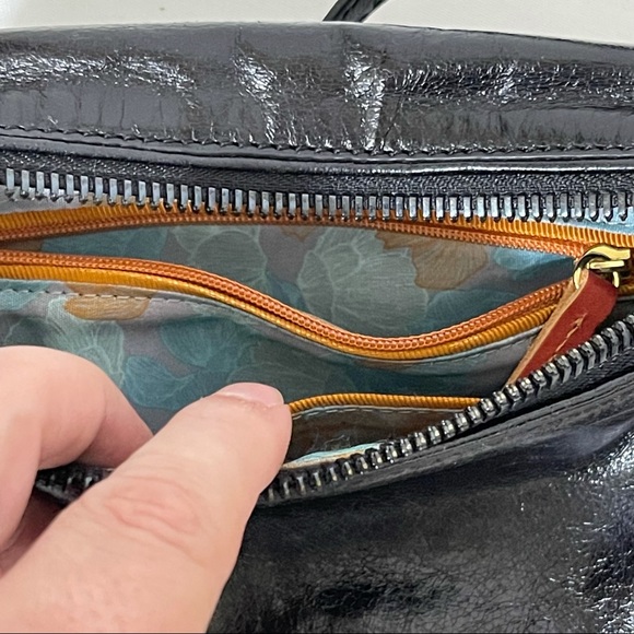 Hobo Alexis Black Leather Shoulder Bag - Picture 8 of 15